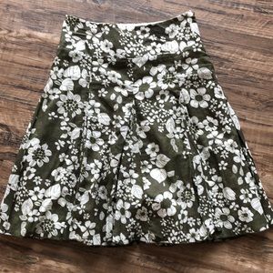 Suzy Shier khaki/white floral flare skirt